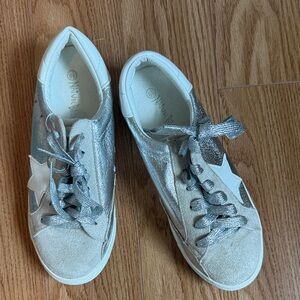 Nature Breeze Silver Glitter Star Sneakers Women's Size 6.5 Casual Fashion Shoes